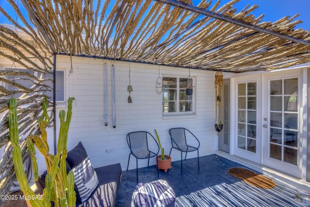 809 S Loyola Avenue, Tucson, AZ 85710