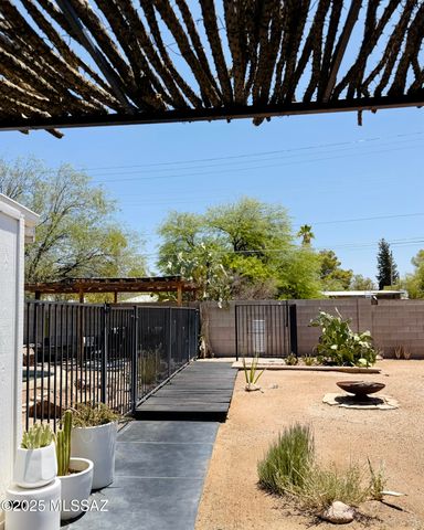 809 S Loyola Avenue, Tucson, AZ 85710