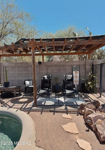 809 S Loyola Avenue, Tucson, AZ 85710