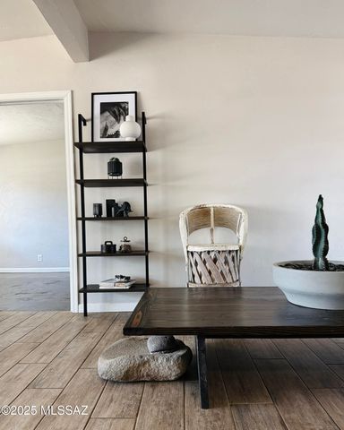 809 S Loyola Avenue, Tucson, AZ 85710