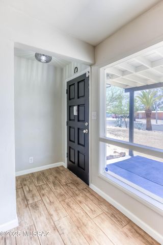 809 S Loyola Avenue, Tucson, AZ 85710