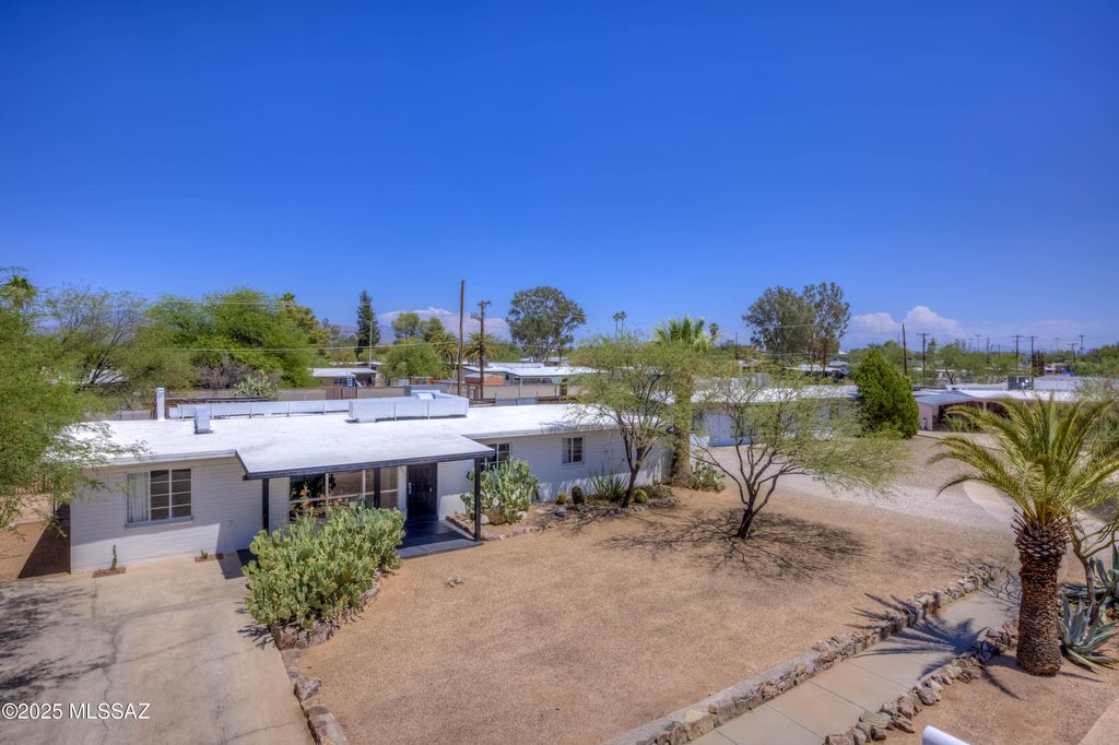 809 S Loyola Avenue, Tucson, AZ 85710