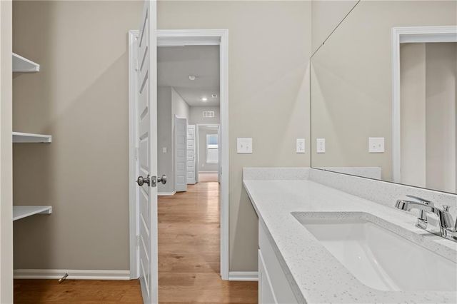 20330 W 195th Street, Spring Hill, KS 66083