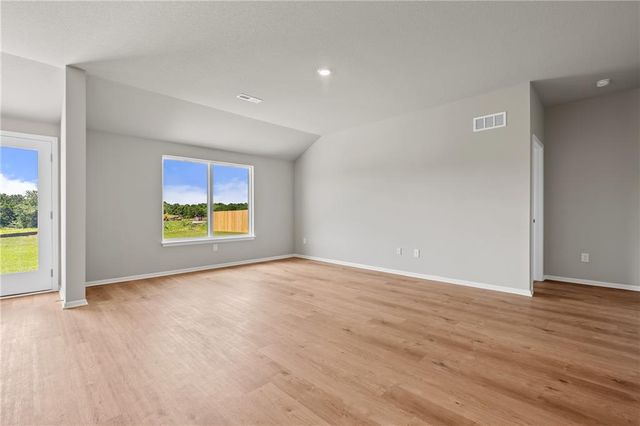 20330 W 195th Street, Spring Hill, KS 66083