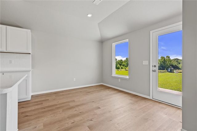 20330 W 195th Street, Spring Hill, KS 66083