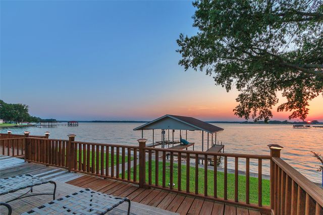 144 Redondo Drive, Gun Barrel City, TX 75156