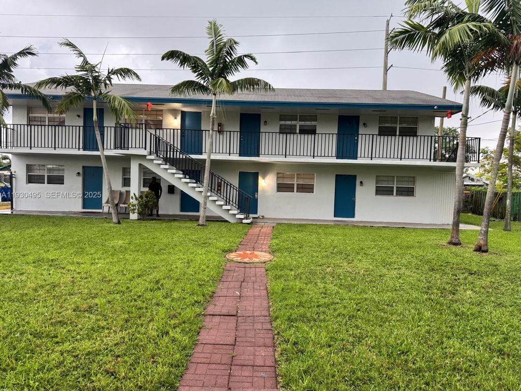 201 W Blue Heron Boulevard, Riviera Beach, FL 33404