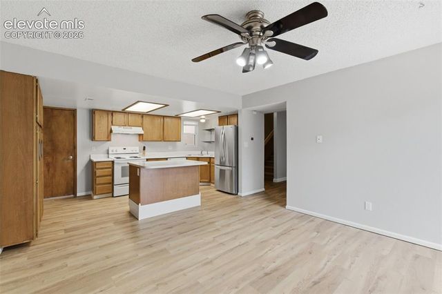 6987 Gayle Lyn Lane, Colorado Springs, CO 80919