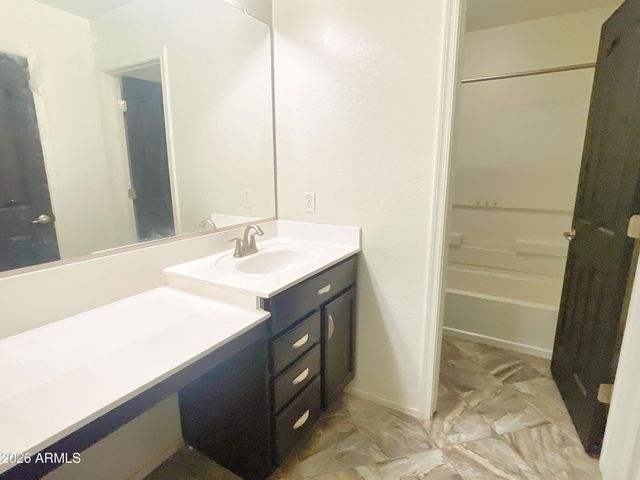 51 S 57th Place, Mesa, AZ 85206
