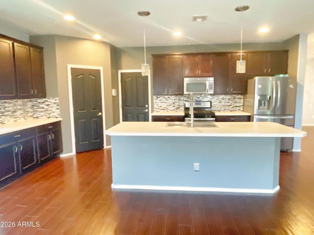 51 S 57th Place, Mesa, AZ 85206