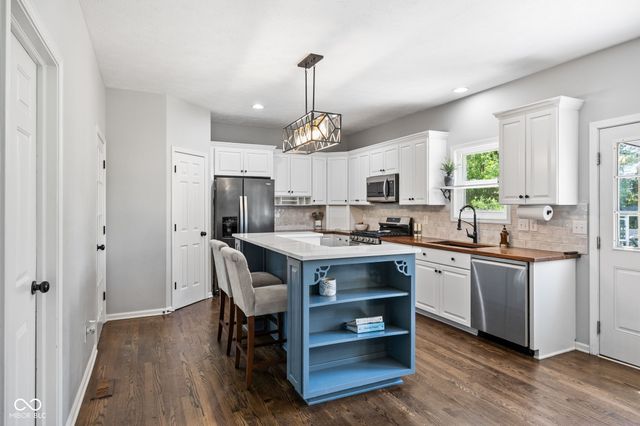 11280 Walking Wood Lane, Fishers, IN 46037