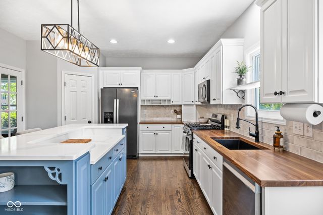 11280 Walking Wood Lane, Fishers, IN 46037