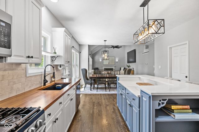 11280 Walking Wood Lane, Fishers, IN 46037