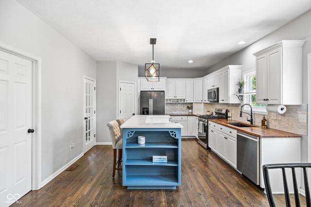 11280 Walking Wood Lane, Fishers, IN 46037