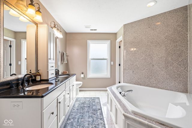 11280 Walking Wood Lane, Fishers, IN 46037