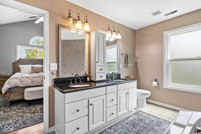 11280 Walking Wood Lane, Fishers, IN 46037