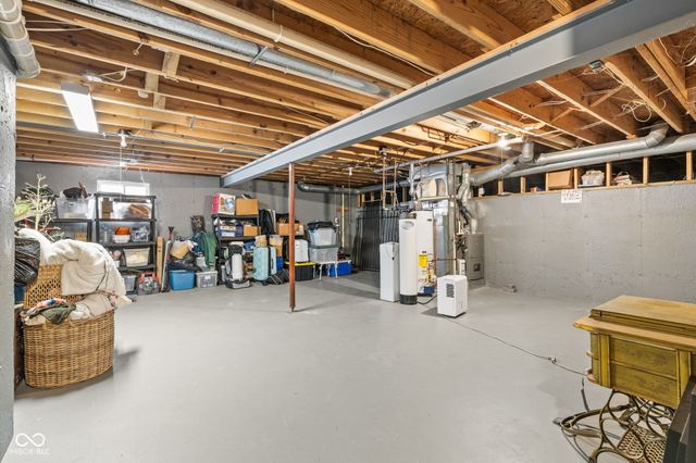 11280 Walking Wood Lane, Fishers, IN 46037
