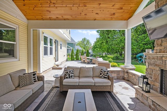 11280 Walking Wood Lane, Fishers, IN 46037