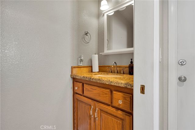 16258 Chiwi, Apple Valley, CA 92307