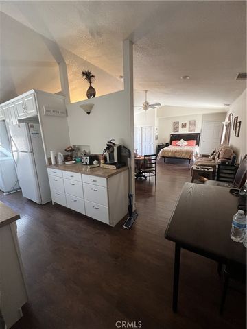 16258 Chiwi, Apple Valley, CA 92307