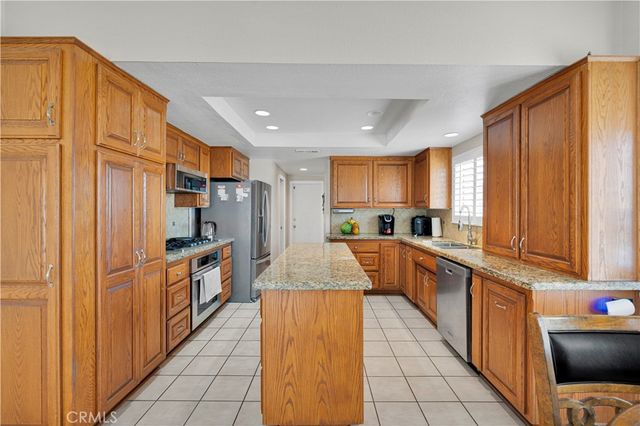 16258 Chiwi, Apple Valley, CA 92307