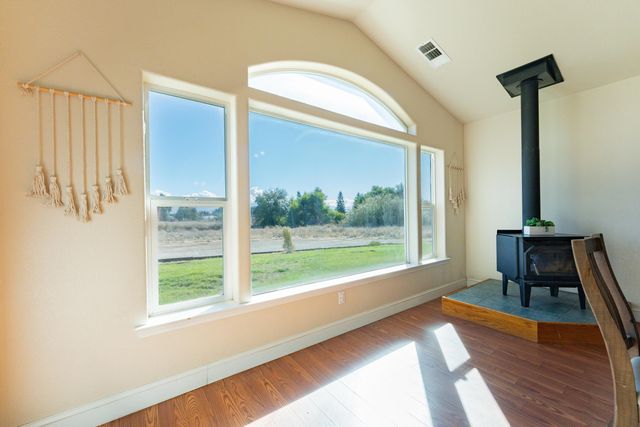 32799 Rd 196 B, Woodlake, CA 93286