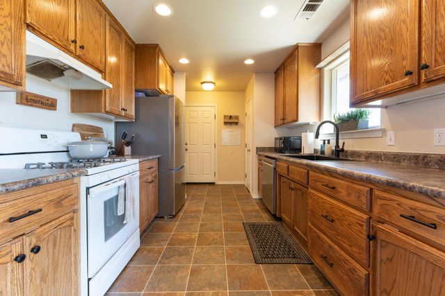 32799 Rd 196 B, Woodlake, CA 93286