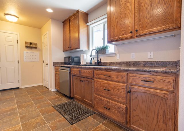 32799 Rd 196 B, Woodlake, CA 93286