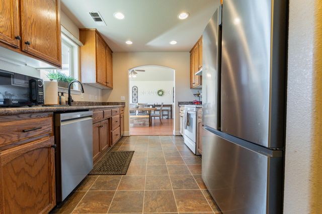 32799 Rd 196 B, Woodlake, CA 93286