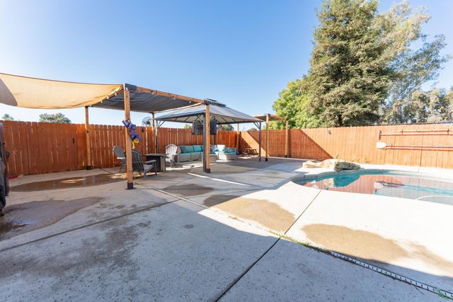 32799 Rd 196 B, Woodlake, CA 93286