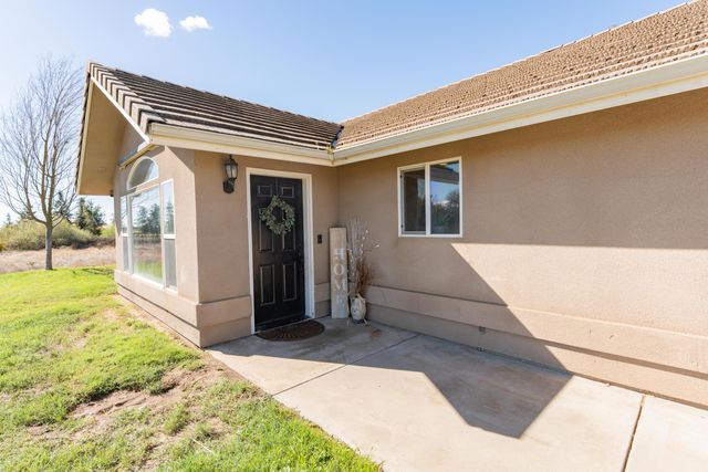 32799 Rd 196 B, Woodlake, CA 93286