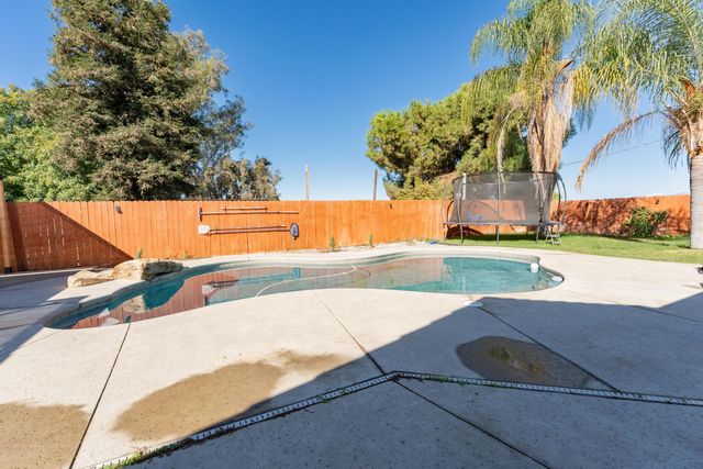 32799 Rd 196 B, Woodlake, CA 93286