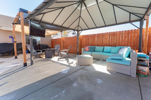 32799 Rd 196 B, Woodlake, CA 93286