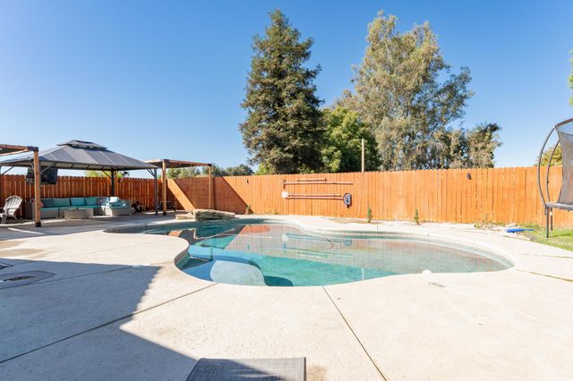 32799 Rd 196 B, Woodlake, CA 93286