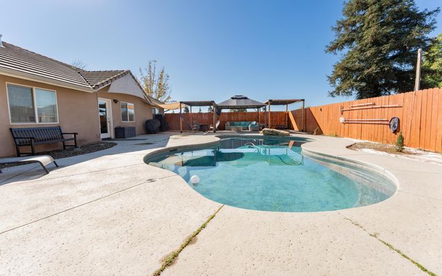 32799 Rd 196 B, Woodlake, CA 93286