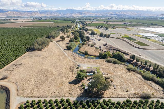 32799 Rd 196 B, Woodlake, CA 93286