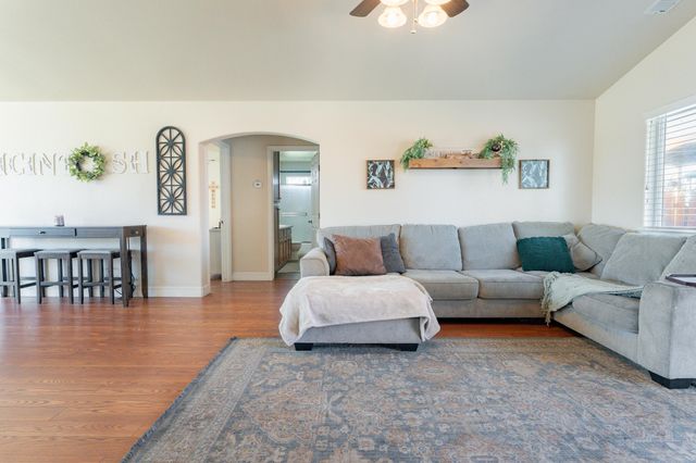 32799 Rd 196 B, Woodlake, CA 93286