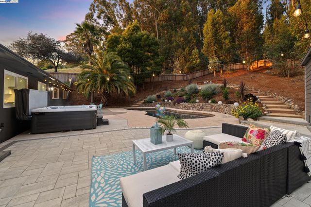 441 FOX HILLS COURT, Oakland, CA 94605