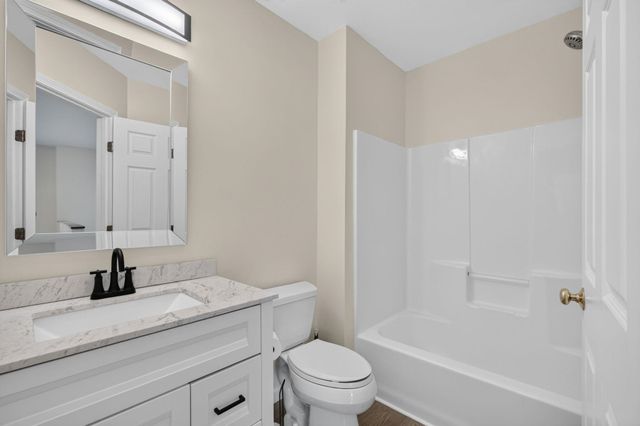 129 East Main Street, Hampstead, NH 03826