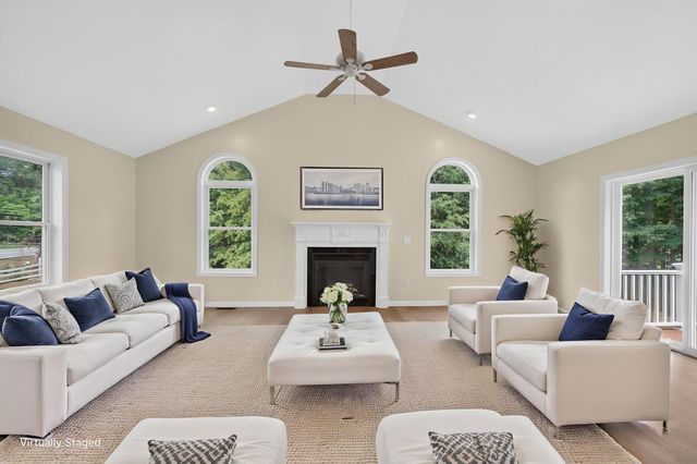 129 East Main Street, Hampstead, NH 03826