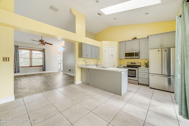 2898 Hagdom Avenue SE, Palm Bay, FL 32909
