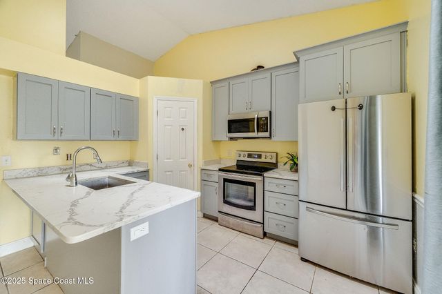 2898 Hagdom Avenue SE, Palm Bay, FL 32909