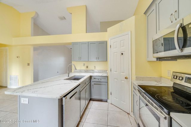 2898 Hagdom Avenue SE, Palm Bay, FL 32909