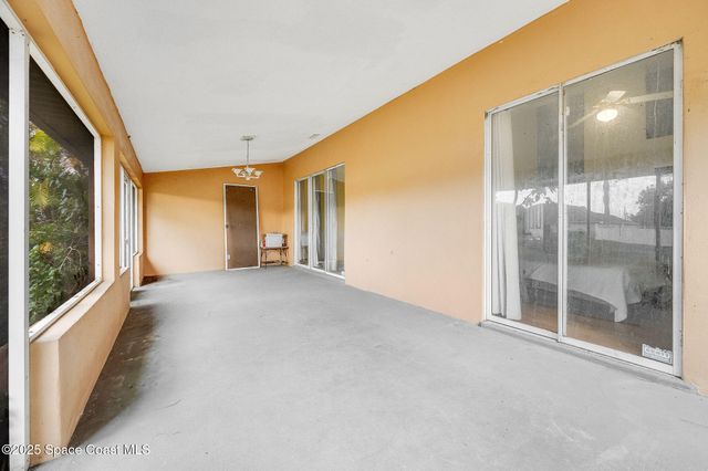 2898 Hagdom Avenue SE, Palm Bay, FL 32909