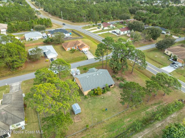 2898 Hagdom Avenue SE, Palm Bay, FL 32909