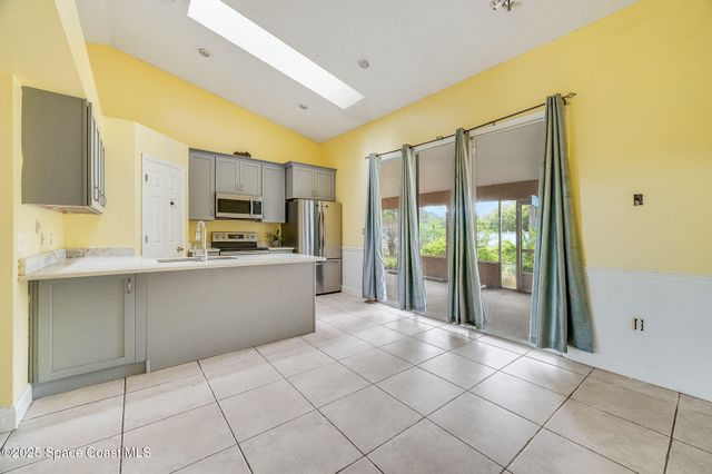 2898 Hagdom Avenue SE, Palm Bay, FL 32909