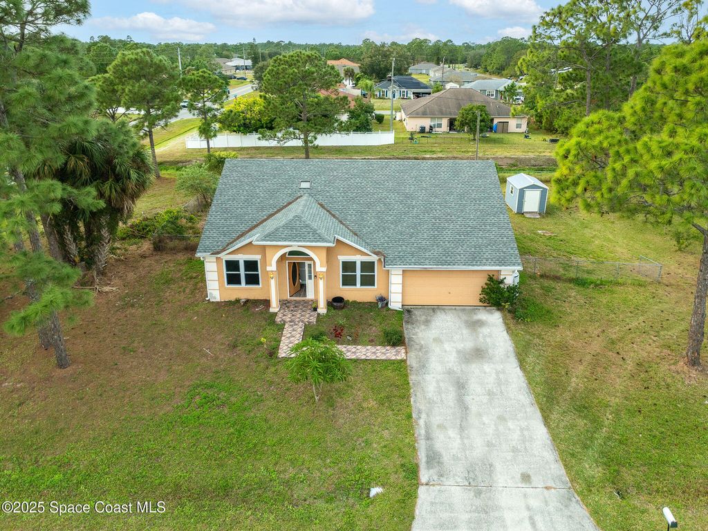 2898 Hagdom Avenue SE, Palm Bay, FL 32909