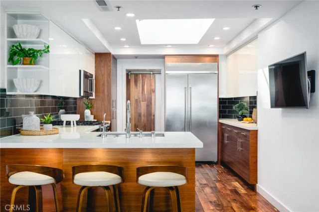 280 Cagney Lane 301, Newport Beach, CA 92663