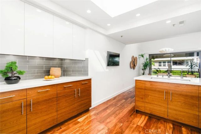 280 Cagney Lane 301, Newport Beach, CA 92663
