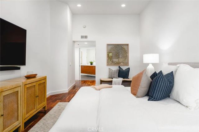 280 Cagney Lane 301, Newport Beach, CA 92663